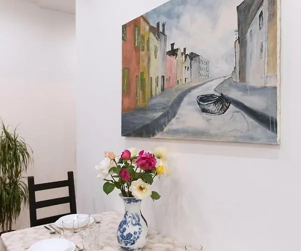 Circus Maximus N 1-at 400m Metro Apartment *