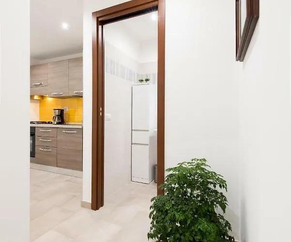Circus Maximus N 1-at 400m Metro Apartment Rom